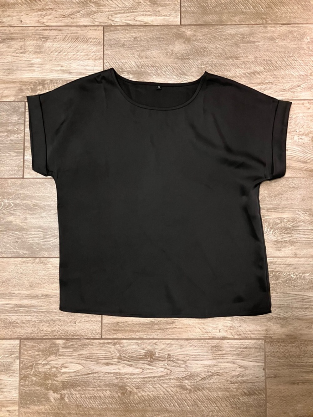 Black Women's Short Sleeve Satin Boxy Top